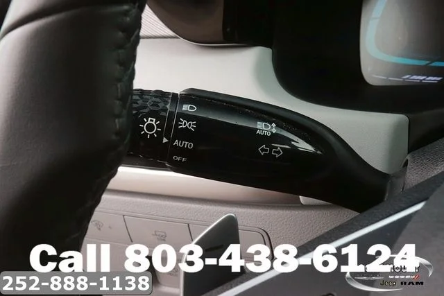 Used 2025 Black Hyundai SEL image 25