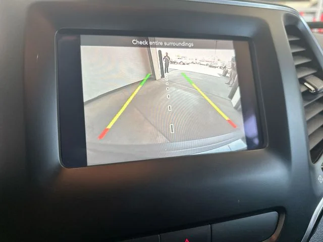 Used 2019 Black Jeep Latitude Plus image 23