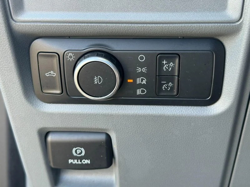 Used 2022 Oxford White Ford XL image 16