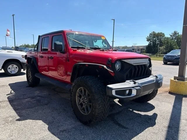 Used 2020 Red Jeep Overland image 1