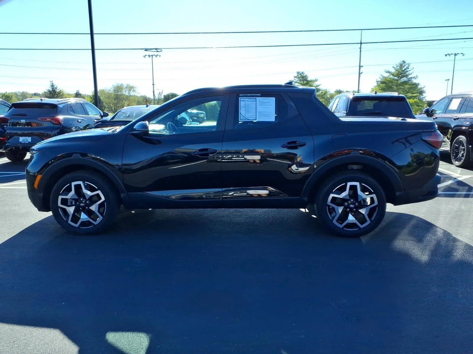 Used 2023 Phantom Black Hyundai Limited image 4