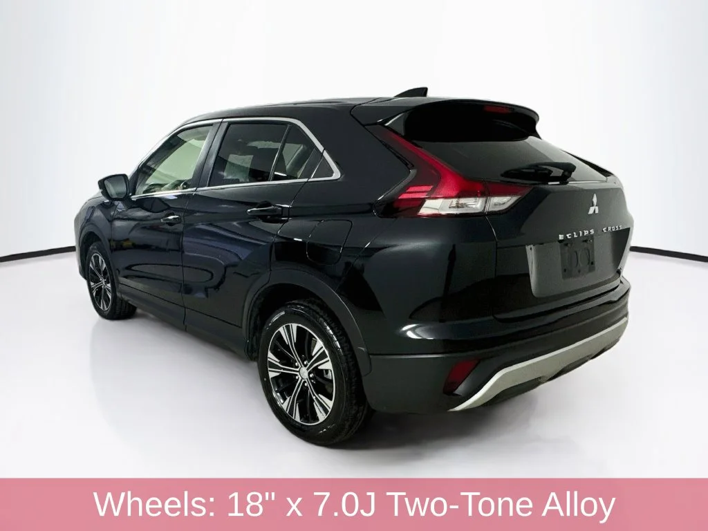 Used 2022  Mitsubishi SE image 5