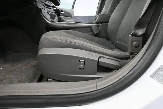 Used 2013 White Chevrolet LS image 15