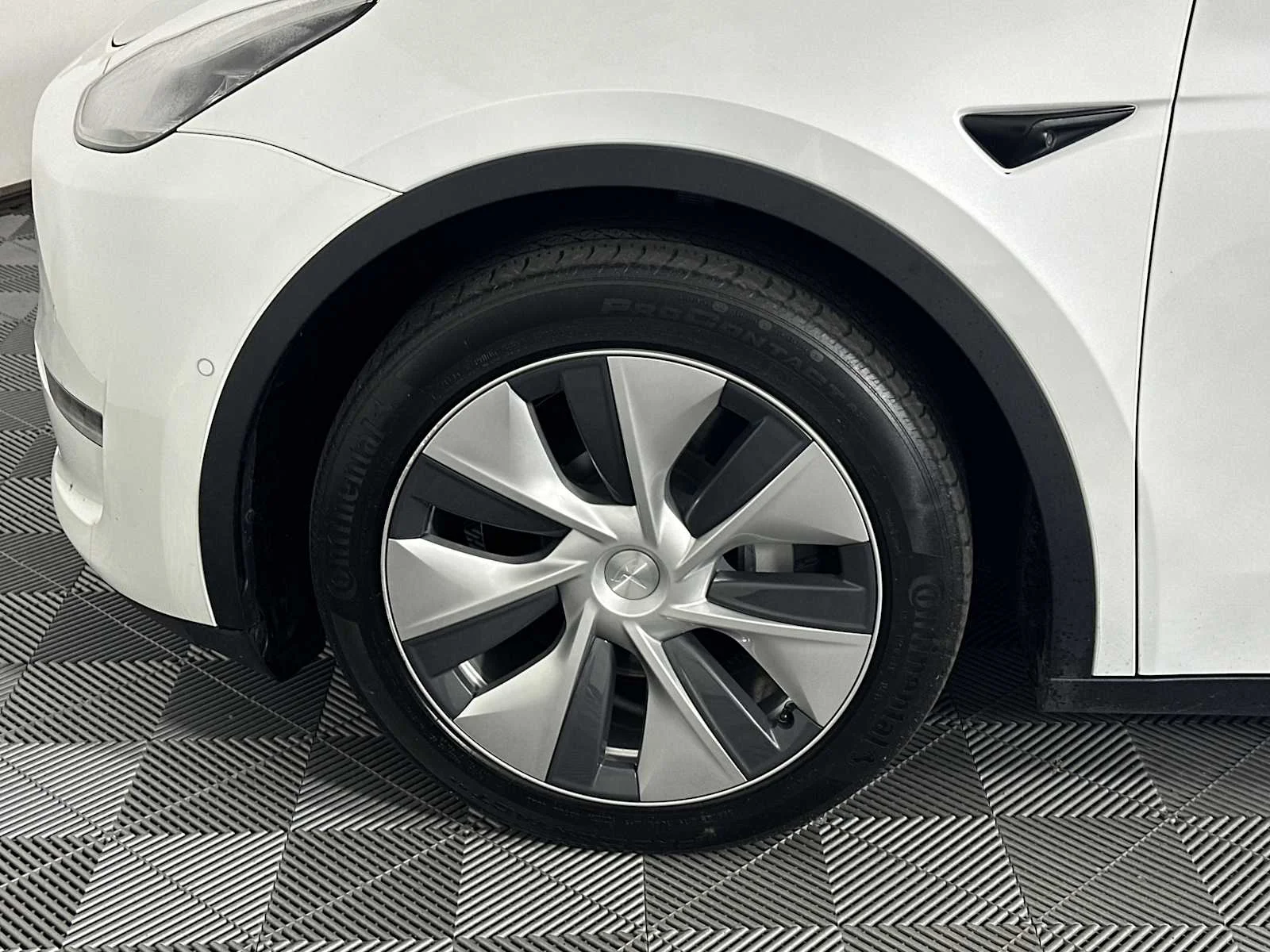 Used 2021 Pearl White Multi Tesla Long Range image 13