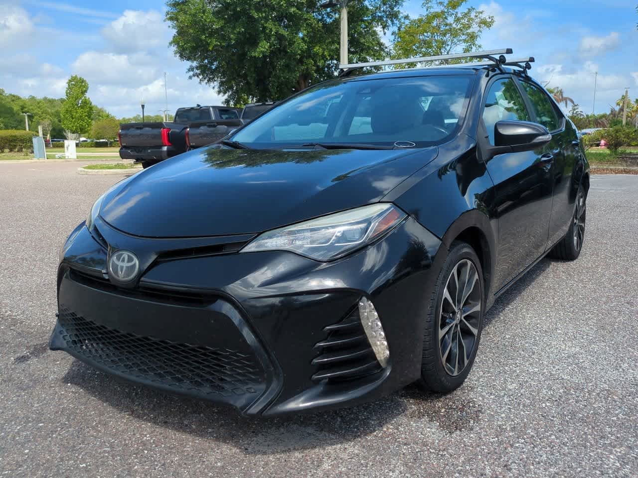 Used 2018 Toyota Corolla SE with VIN 5YFBURHE5JP786113 for sale in Wesley Chapel, FL