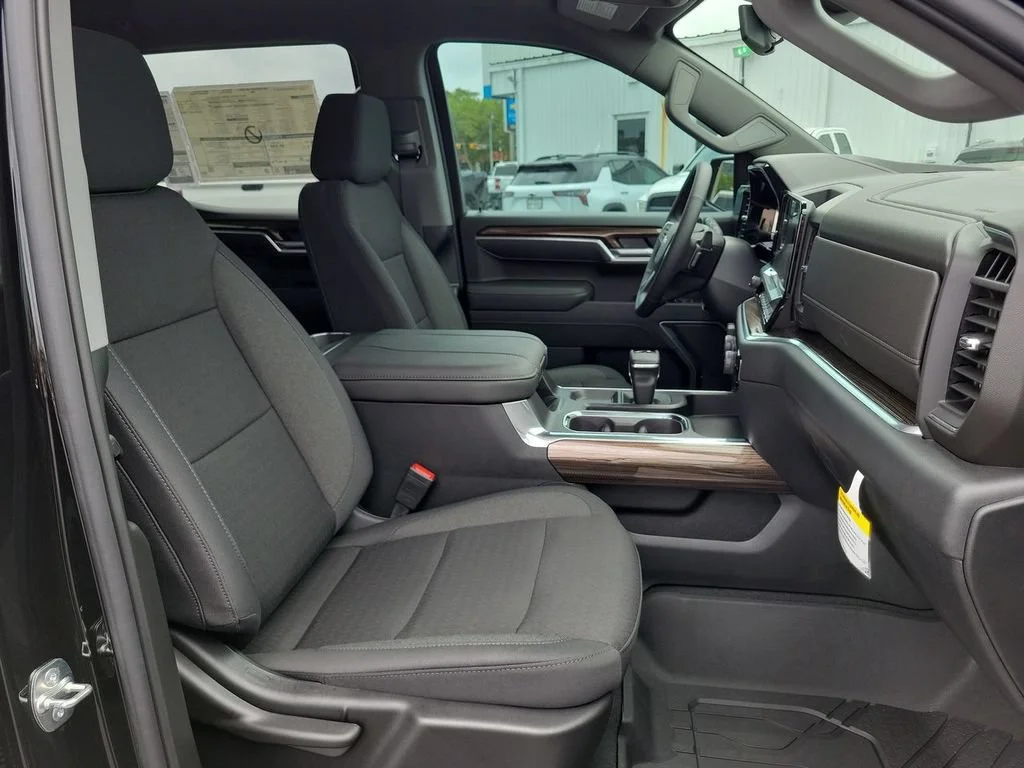 New 2026 Black Chevrolet LT image 19