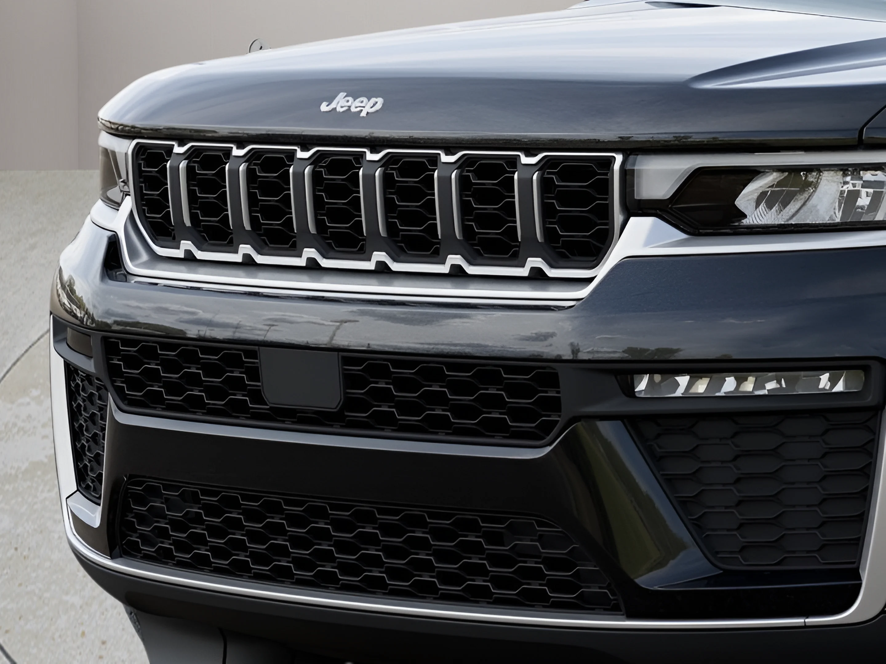 New 2026 Diamond Black Crystal Pearl-Coat Exterior Paint Jeep Limited image 29