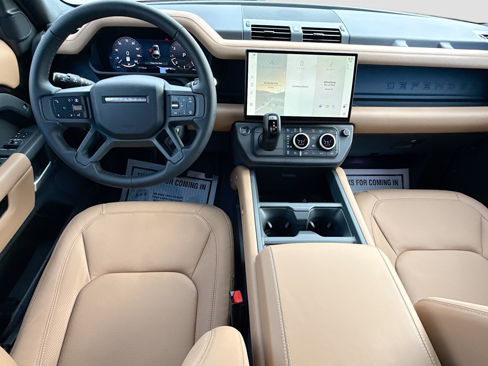 New 2026 Santorini Black Land Rover X-Dynamic SE image 16