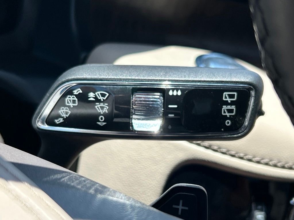 Used 2023 Black Lincoln Reserve image 27