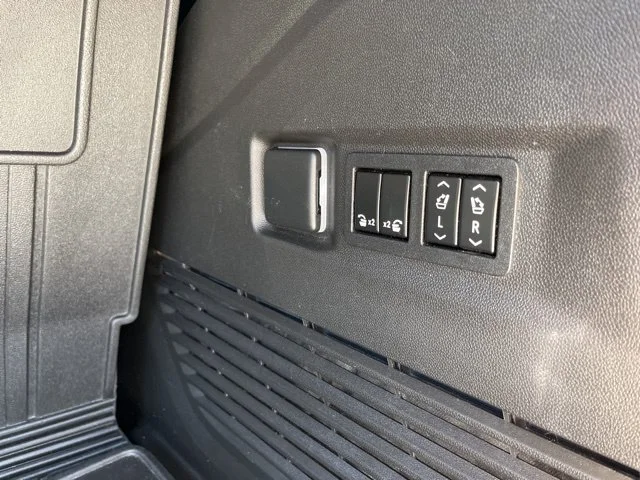 2022 GMC Yukon Denali - Photo 50