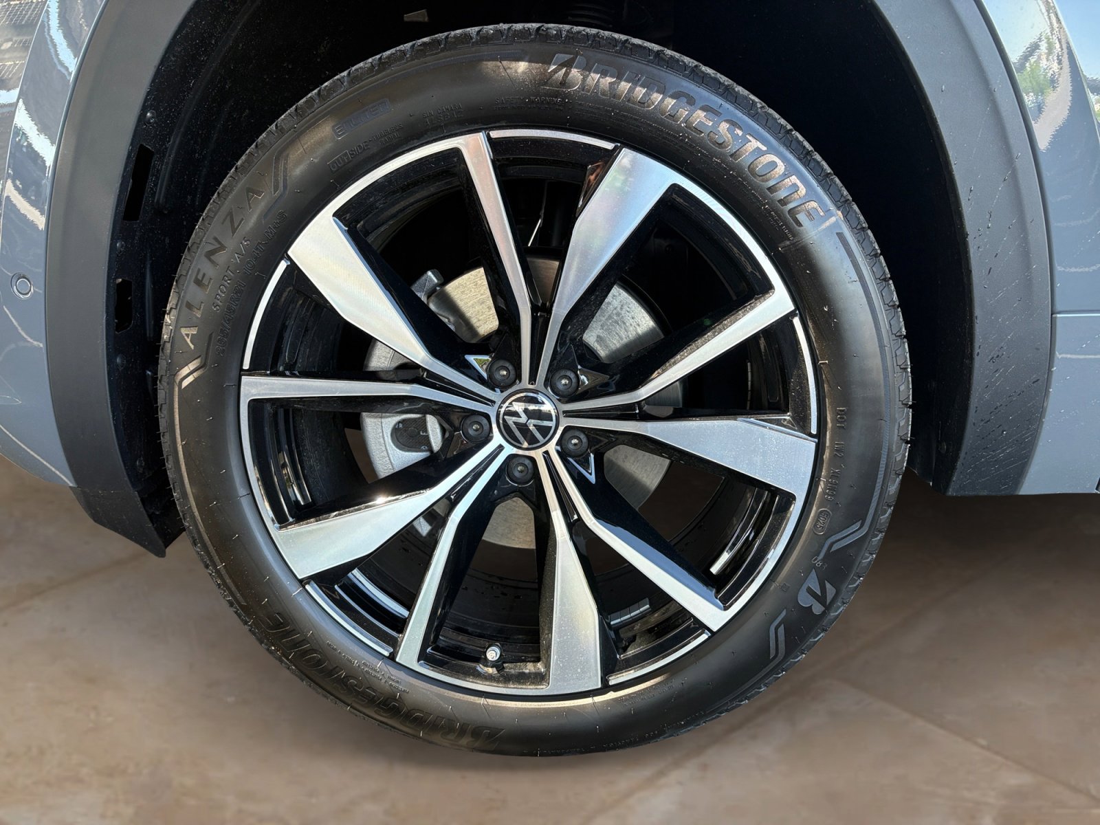 2026 Volkswagen Atlas SEL Premium R-Line - Photo 10