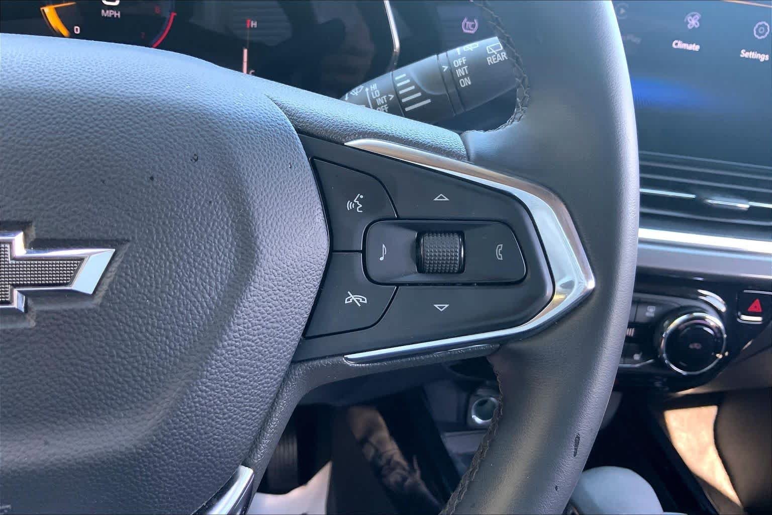Used 2024 Summit White Chevrolet ACTIV image 25