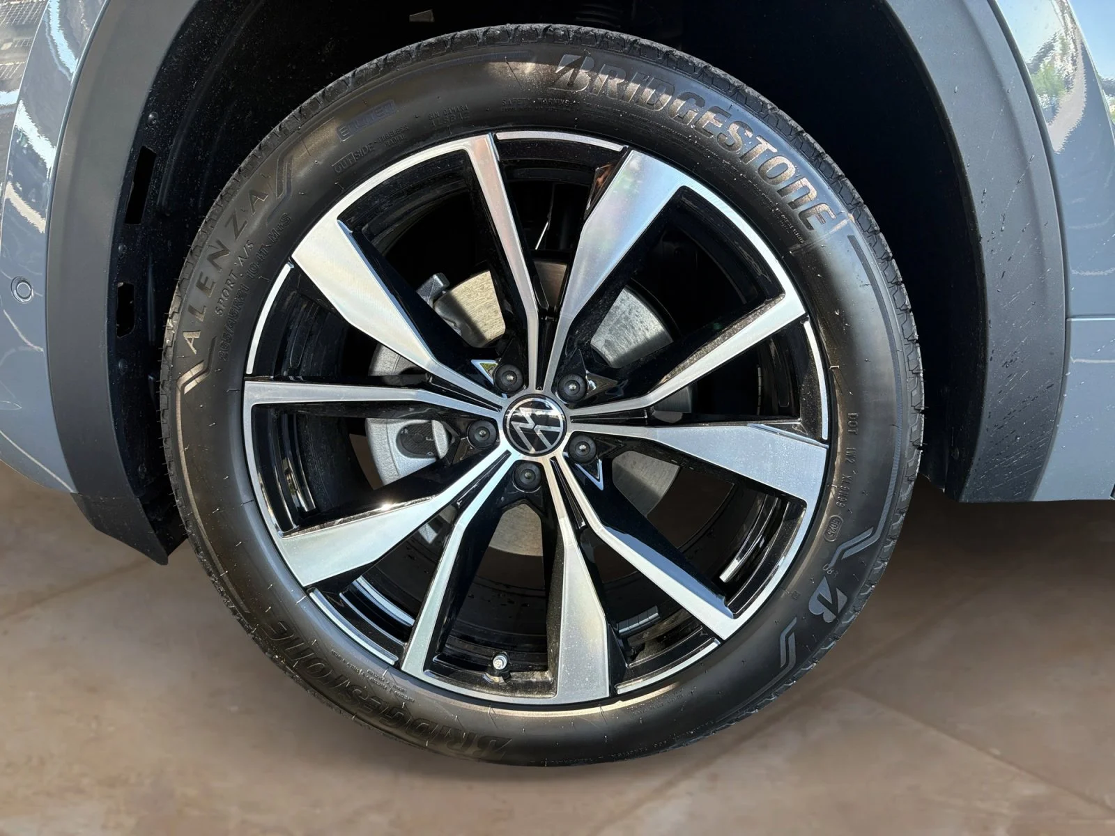 New 2026 PURE GRAY Volkswagen 2.0T SEL Premium R-Line image 10