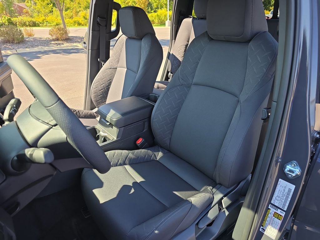 2025 Toyota Tacoma SR5 - Photo 16