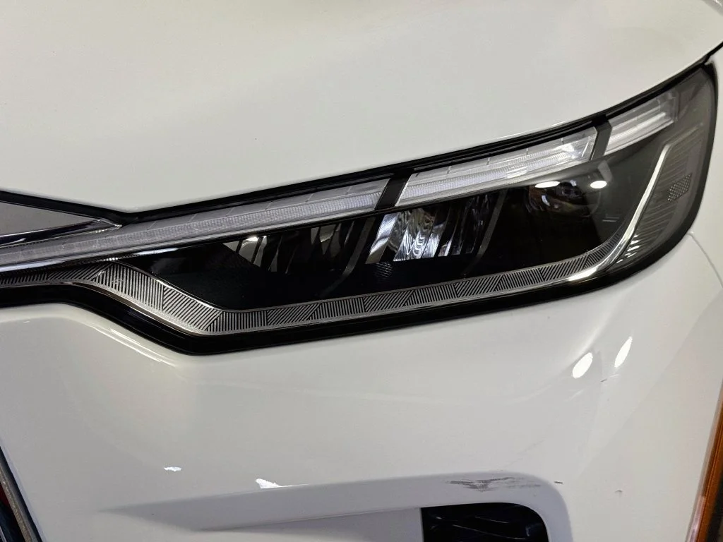 Certified Used 2024 White INFINITI PURE image 43