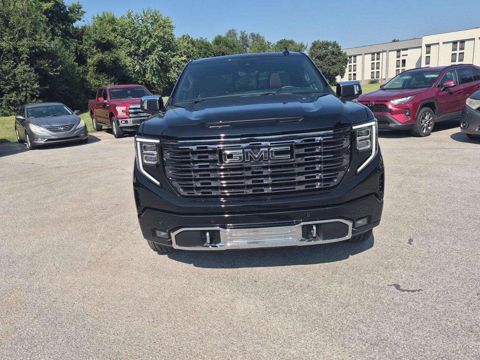 Used 2026 Onyx Black GMC Denali Ultimate image 8
