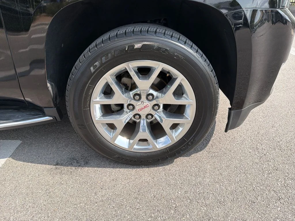 Used 2017 Black GMC SLT image 16