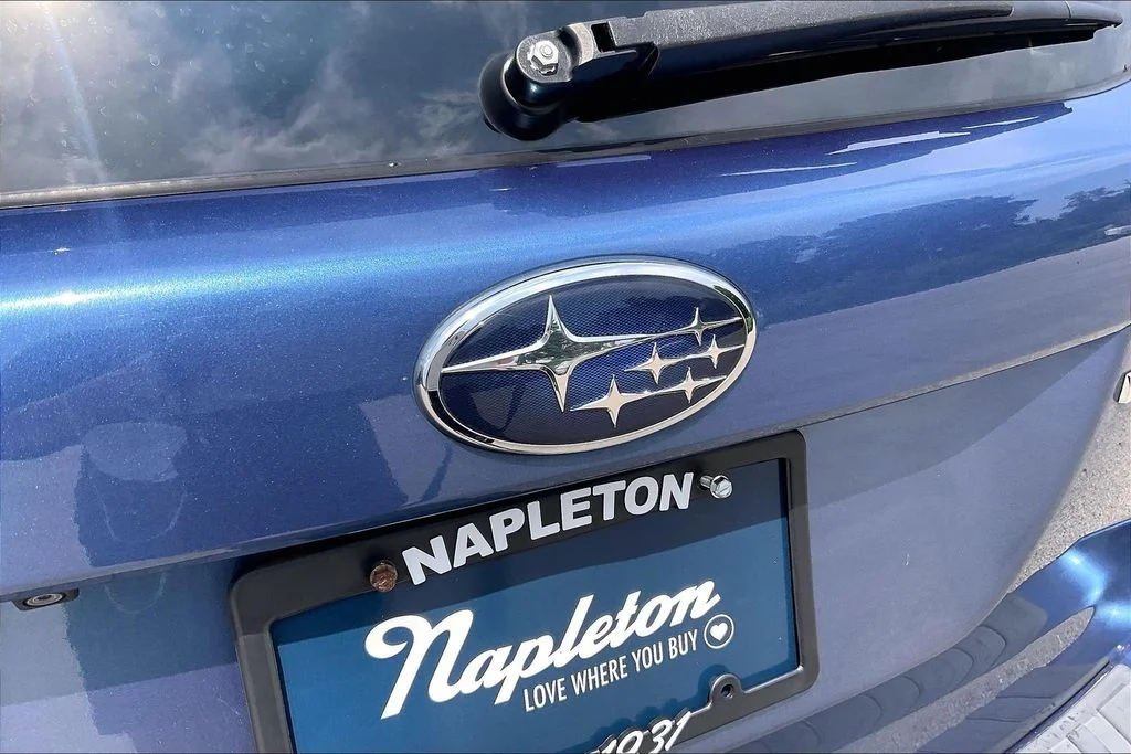 Used 2017 Blue Subaru 2.5i Premium image 7