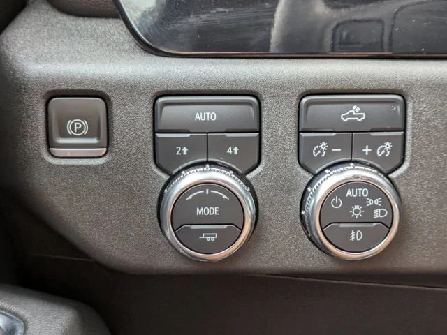 Used 2024 Downpour Metallic GMC Elevation image 23