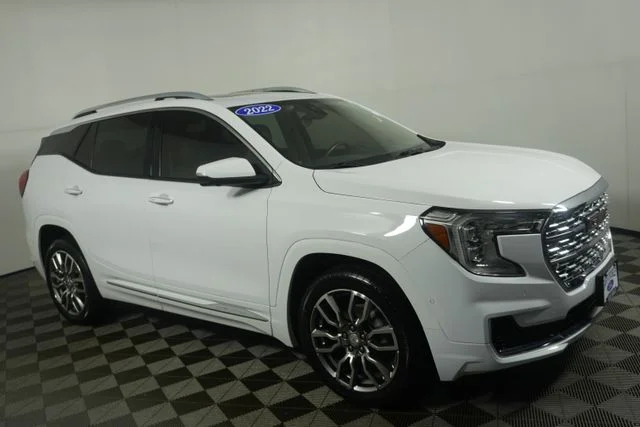 Used 2022 Summit White GMC Denali image 2