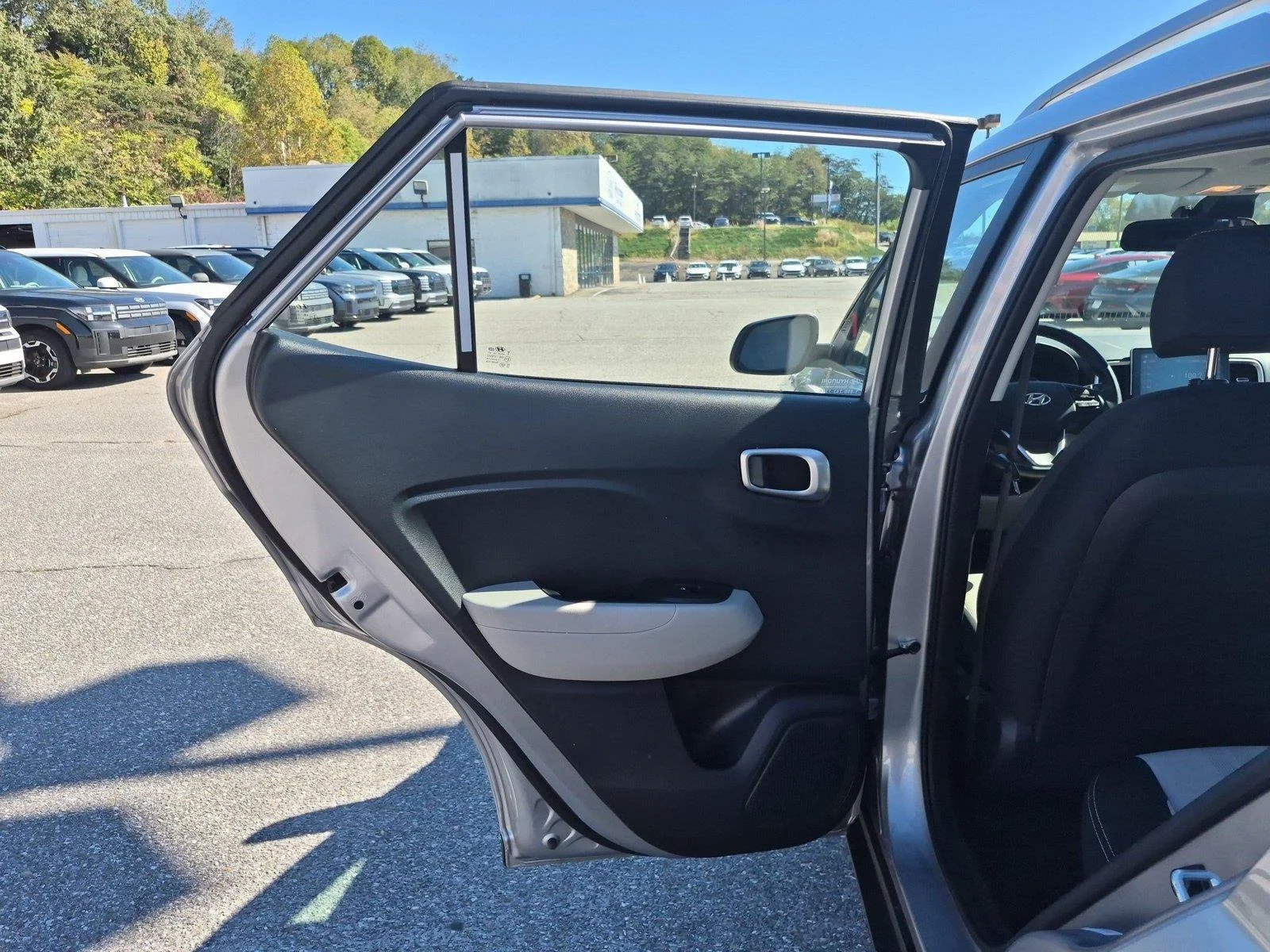 Used 2024 Shimmering Silver Hyundai SEL image 30