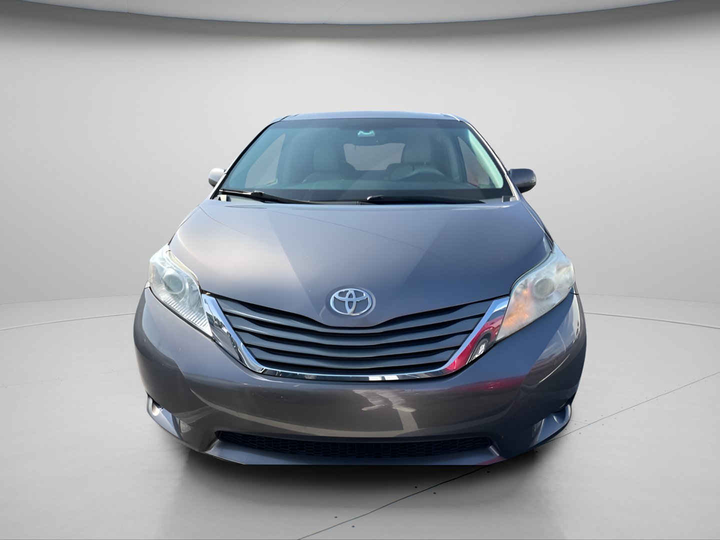 Used 2014 Predawn Gray Mica Toyota XLE image 3