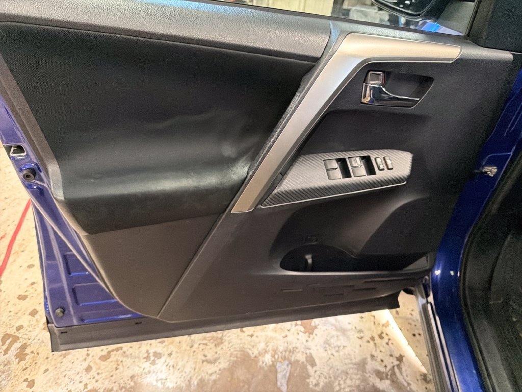 Used 2014 Blue Toyota XLE image 15