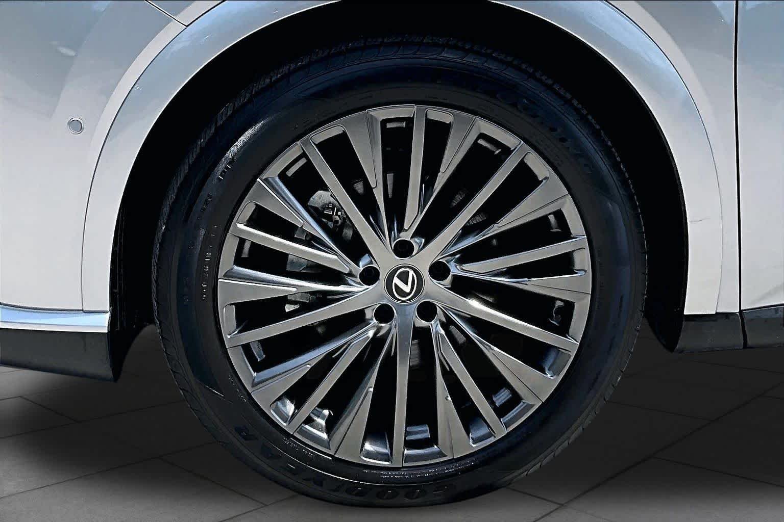 Used 2023 Iridium Lexus Luxury image 11