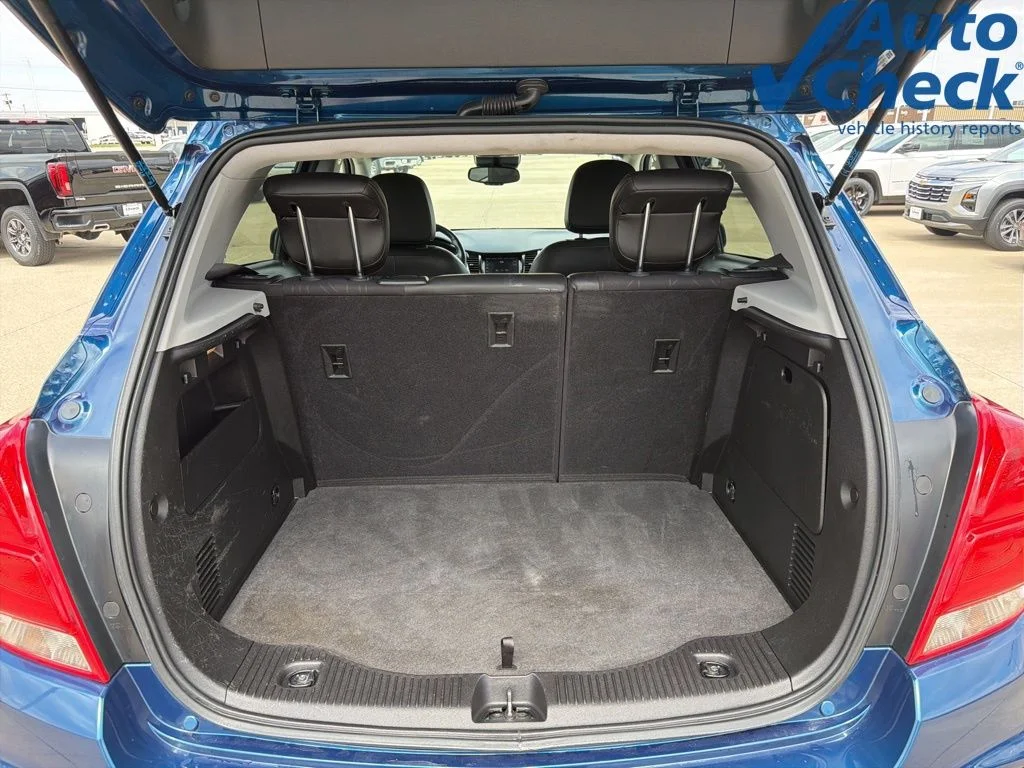 Used 2020 Blue Chevrolet LT image 11