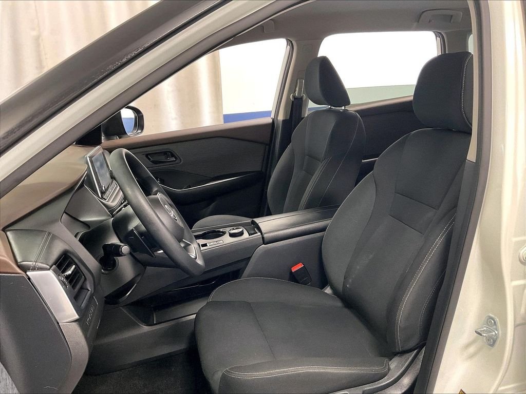 Used 2023 White Nissan S image 10