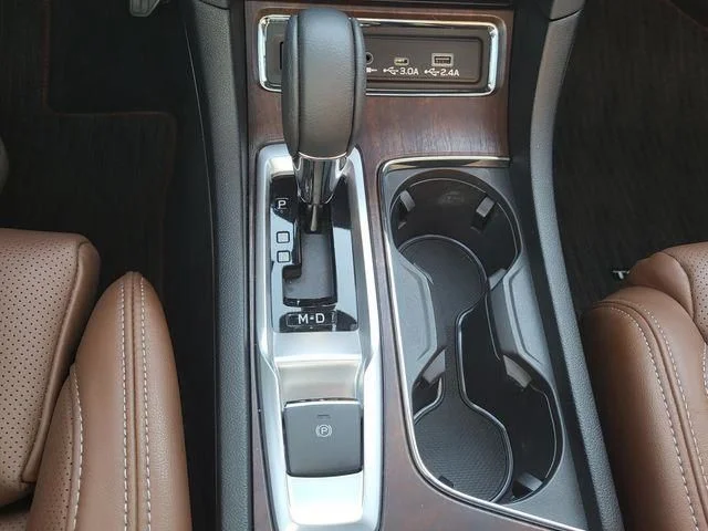 Used 2025 Brown Subaru Touring image 29