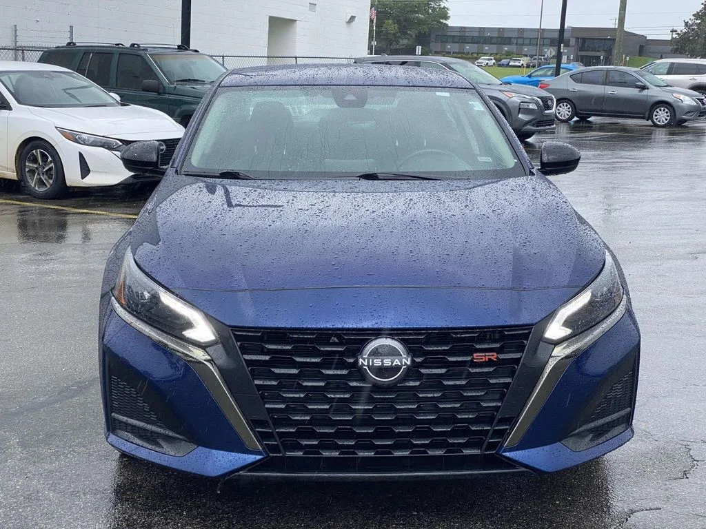 2024 Nissan Altima SR - Photo 8