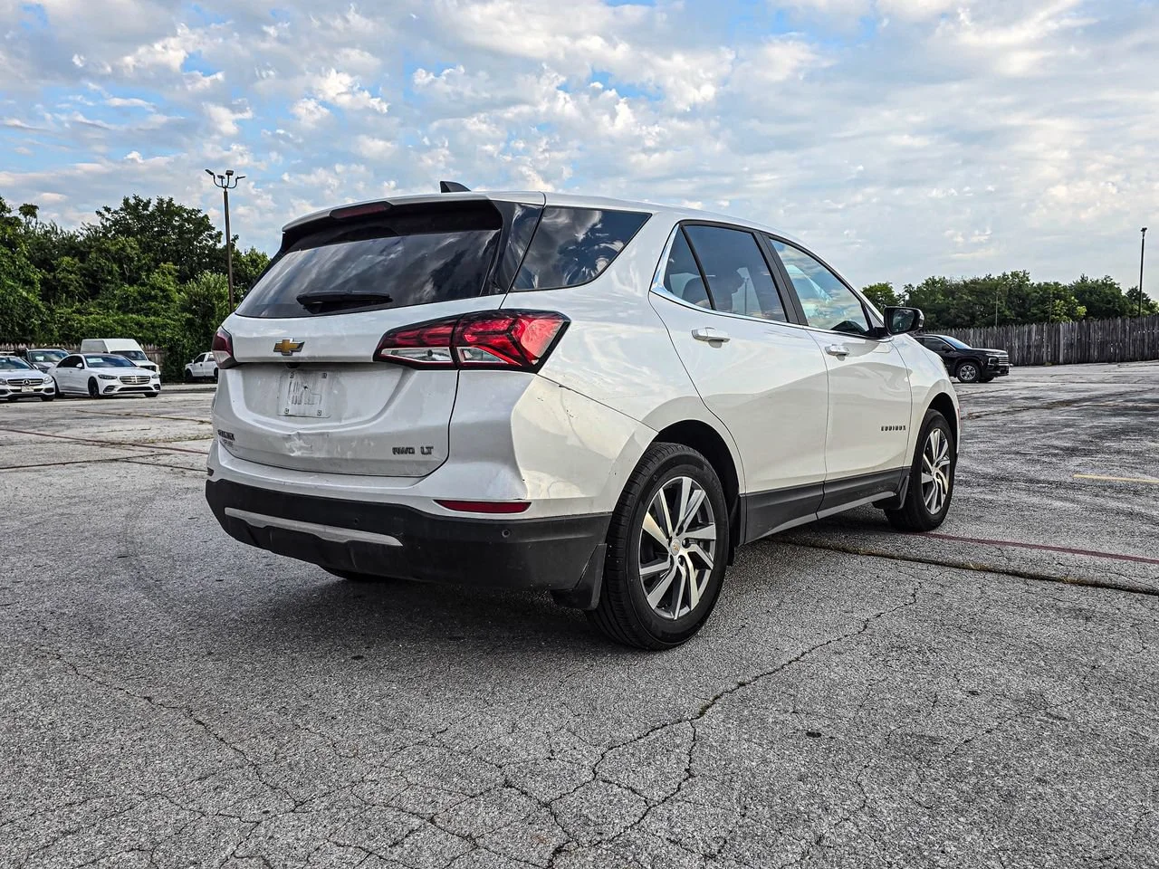 Used 2023 Iridescent Pearl Tricoat Chevrolet LT w/1LT image 5