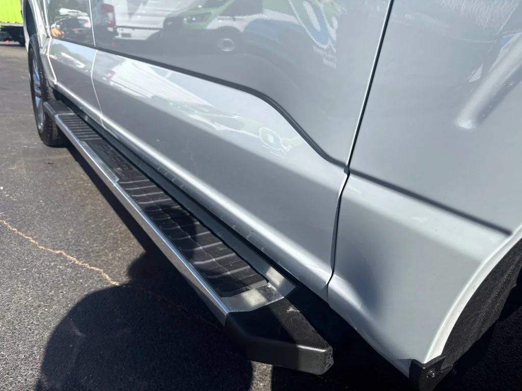 Certified Used 2024 Avalanche Ford Lariat image 18
