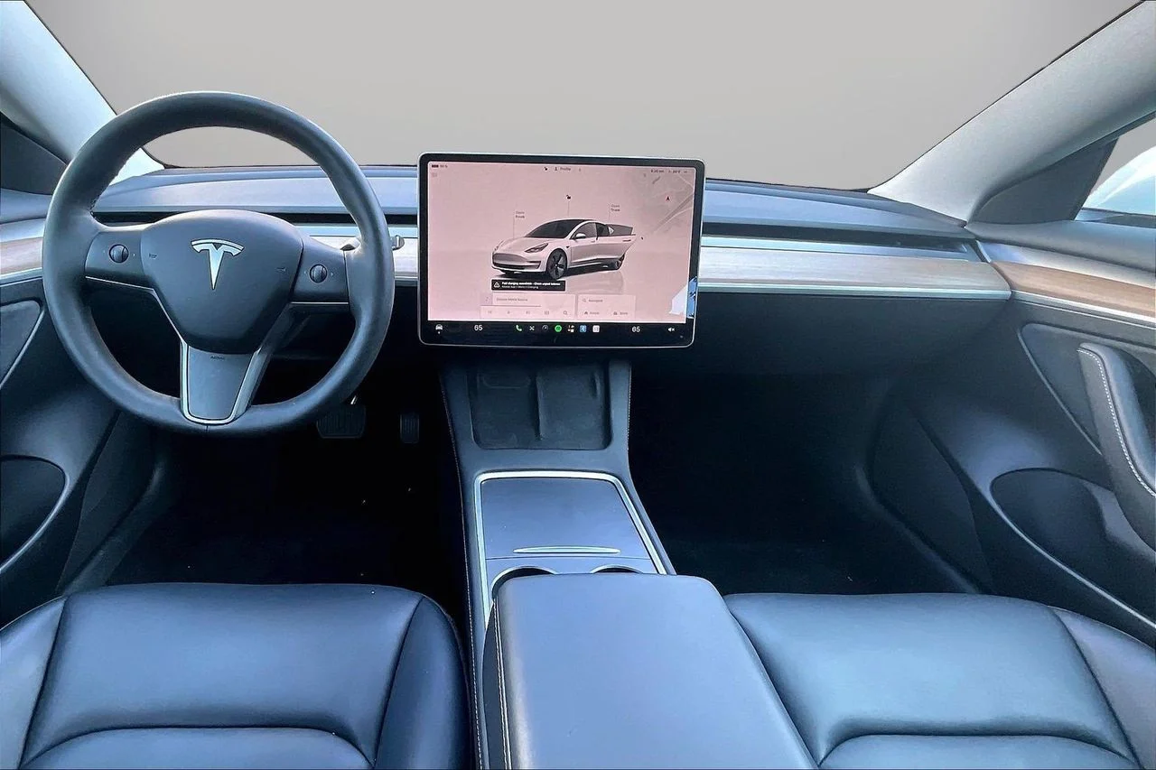 Used 2023  Tesla Base image 16