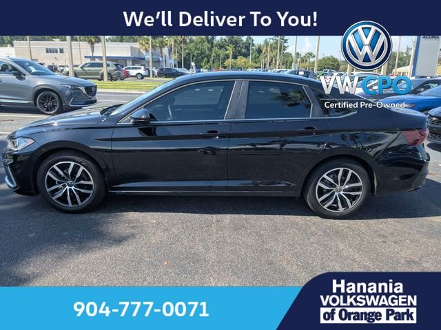 Certified Used 2025 Black Volkswagen 1.5T SE image 7