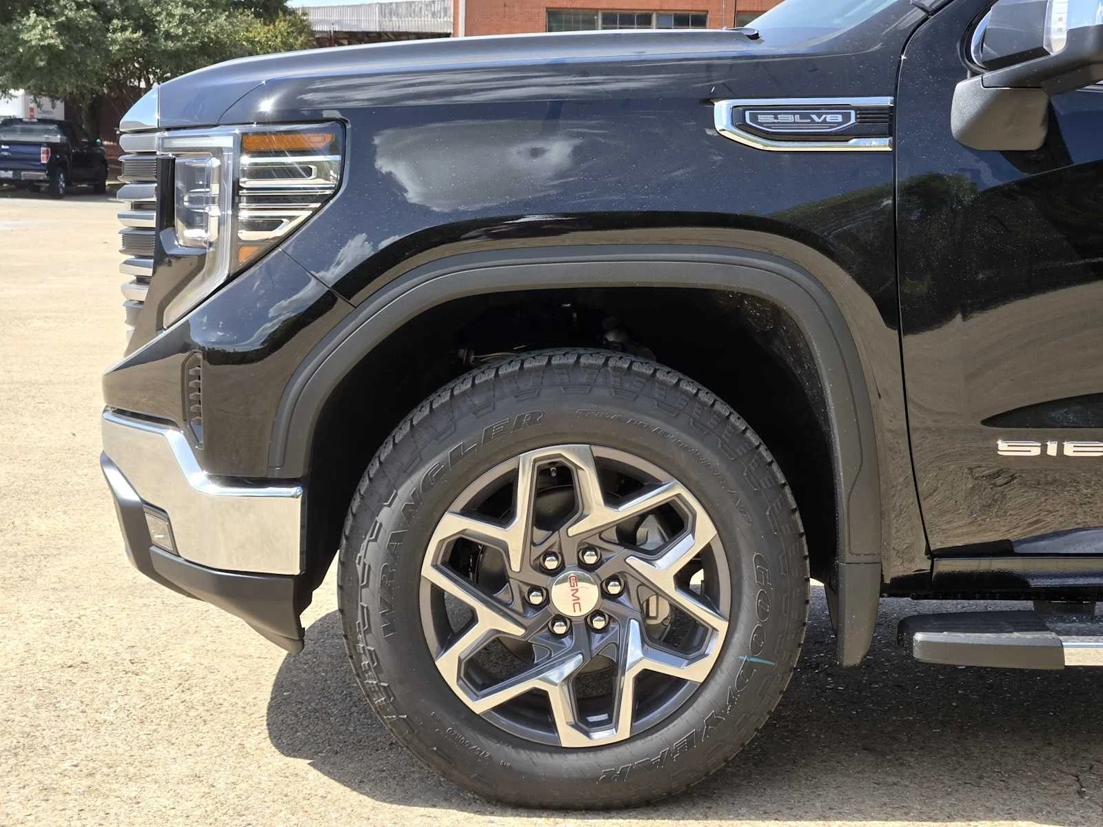 2026 GMC Sierra 1500 SLT - Photo 6