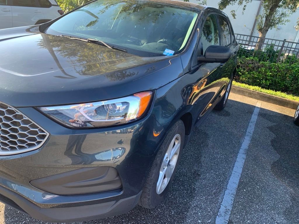 Used 2024 Blue Ford SE image 2