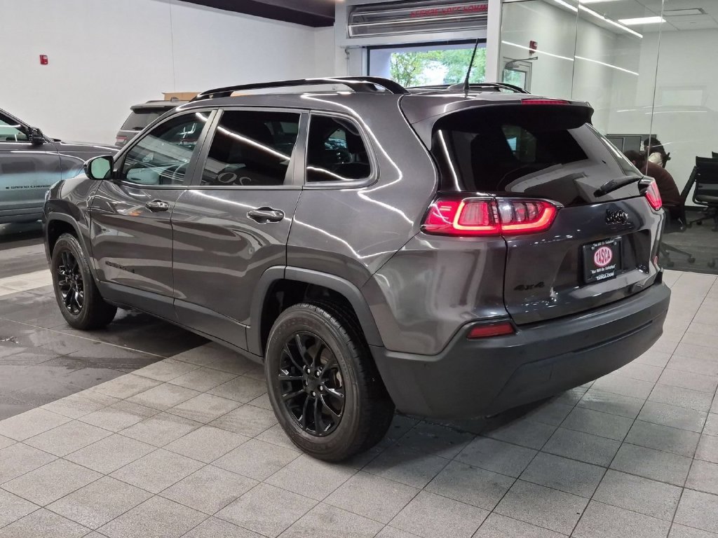 Used 2023 Gray Jeep Altitude image 7