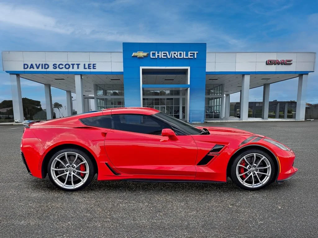 Used 2018 TORCH RED Chevrolet Grand Sport 1LT image 8