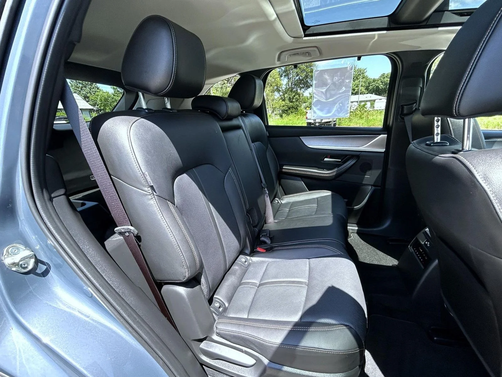 Used 2025 Gray Mazda Premium image 18