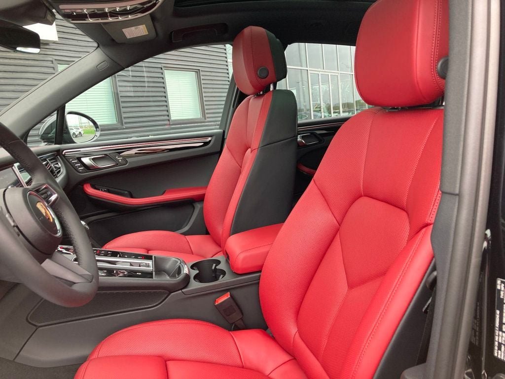 Used 2025 Jet Black Metallic Porsche AWD image 5
