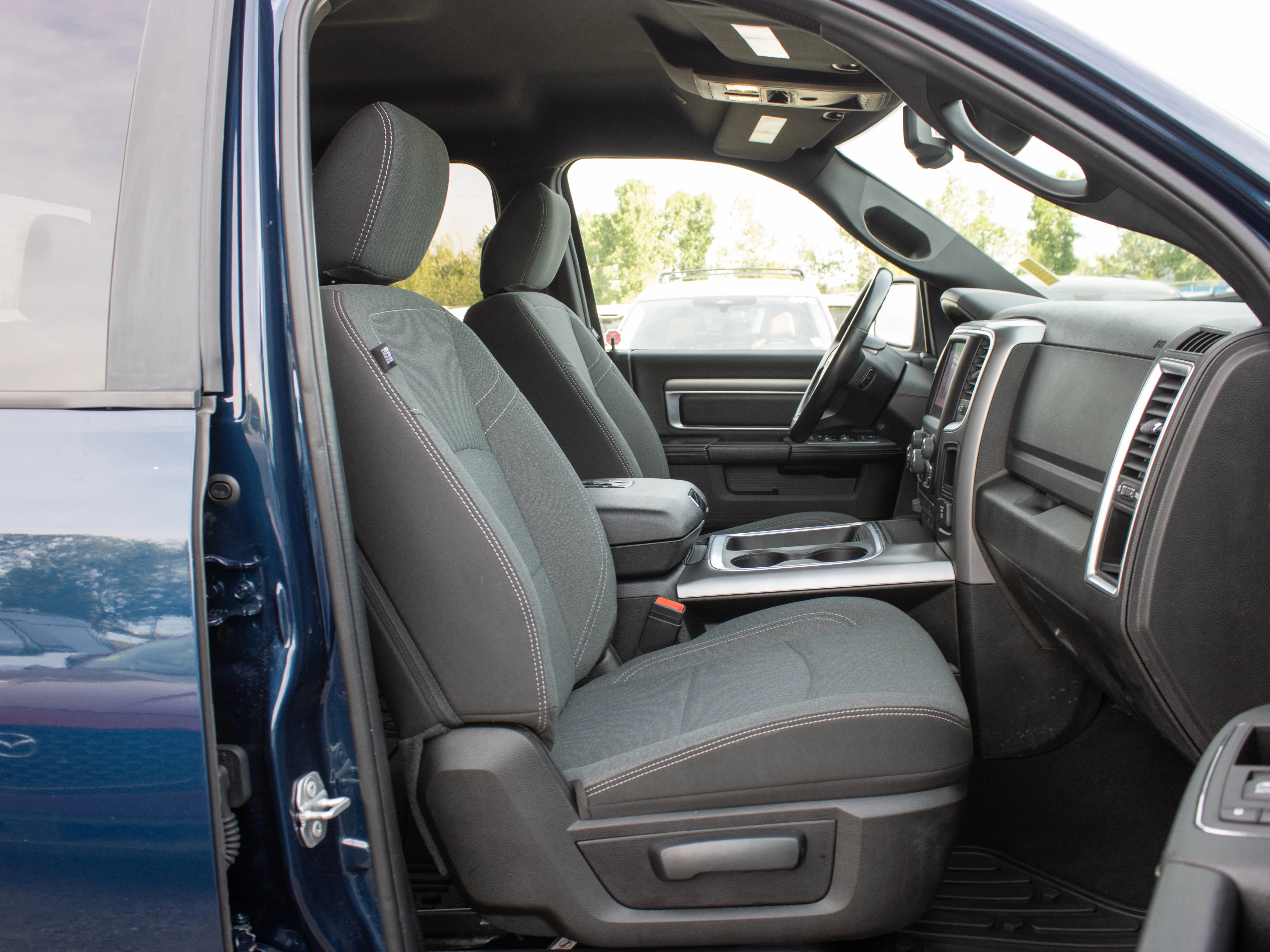Used 2022 Blue RAM Warlock* | 5.7L HEMI V8 | Heated Seats & Steering Wheel | 8.4 Uconnect | Remote Start | image 21