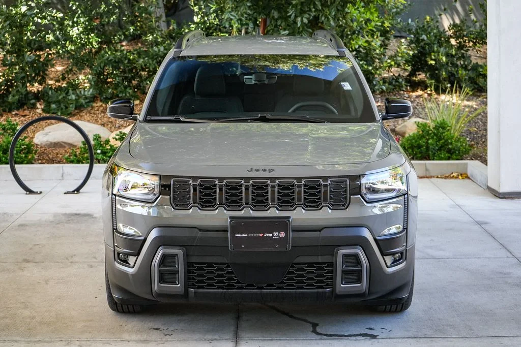 New 2026 Sting-Gray Clearcoat Jeep Laredo image 2