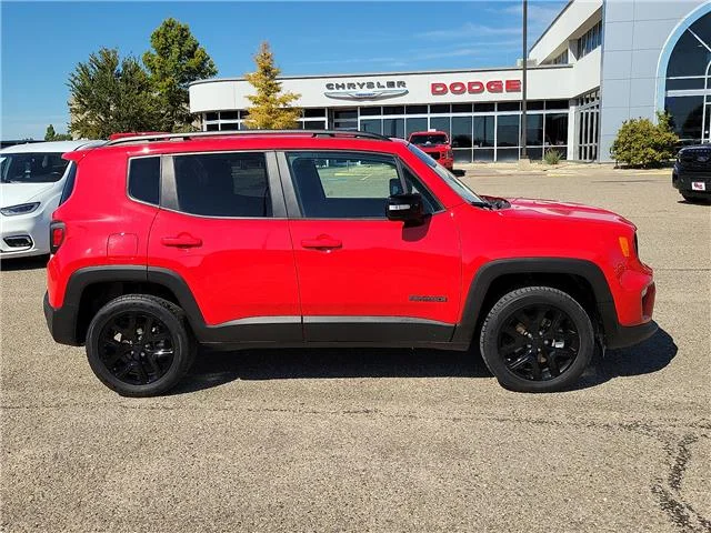 Used 2023 Colorado Red CL Jeep Altitude 4x4 image 5