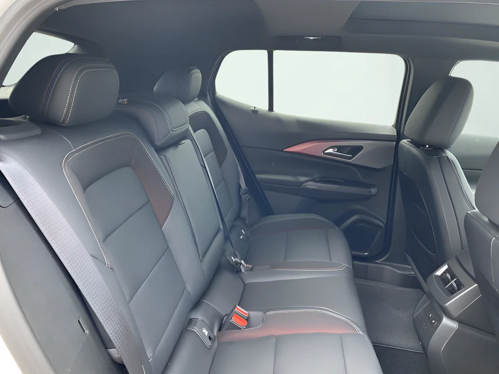 2025 Chevrolet Equinox EV RS - Photo 25