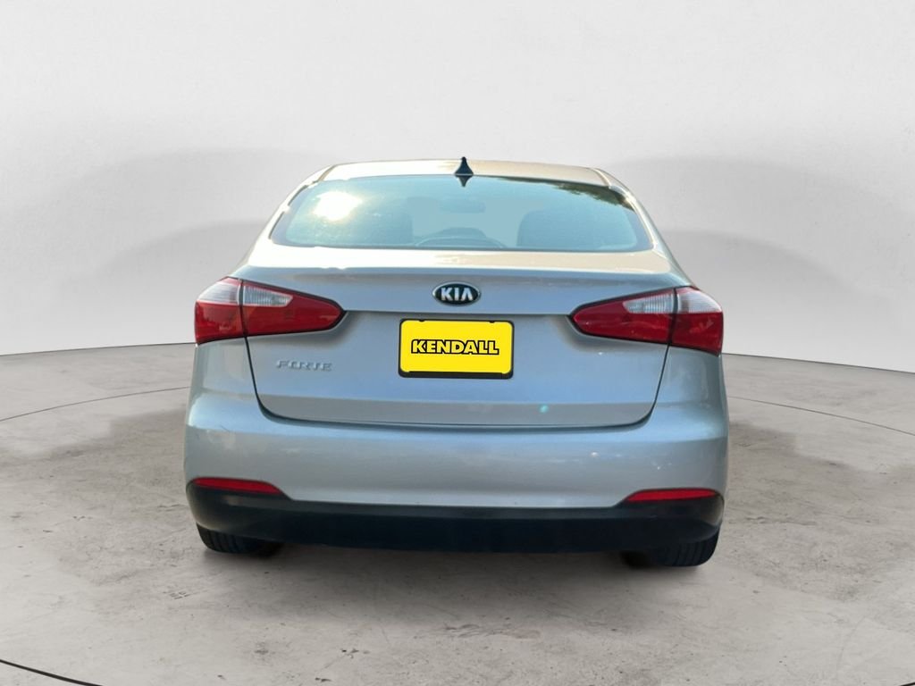 Used 2015 Silver Kia LX image 6