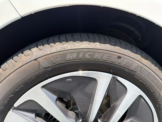 2020 Honda Accord Hybrid Touring - Photo 13
