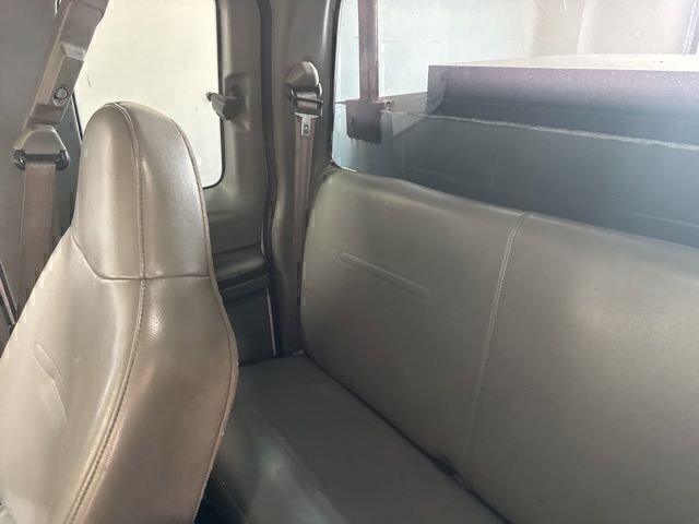 Used 2006 White Ford XL image 18