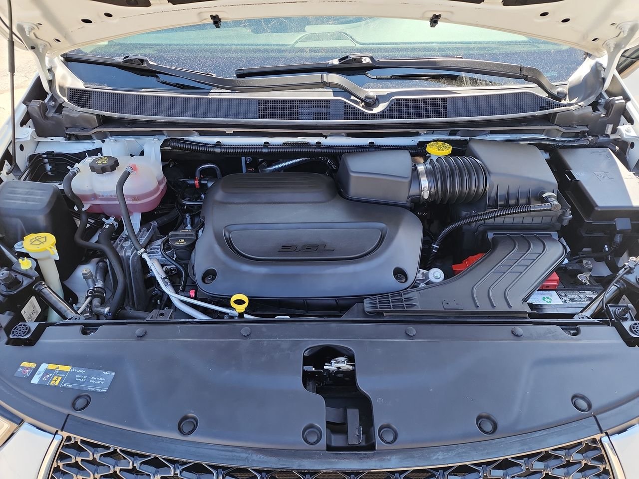 Used 2023  Chrysler Limited image 27